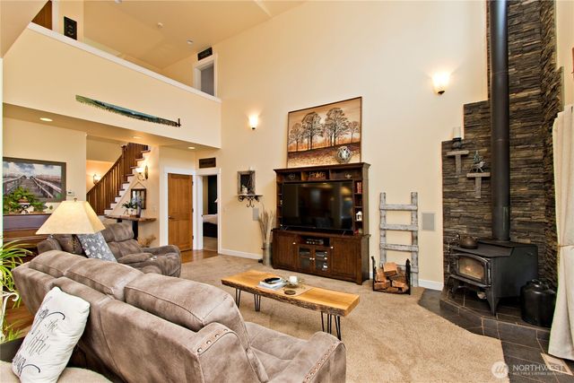 8612 240th Avenue E, Buckley, WA 98321