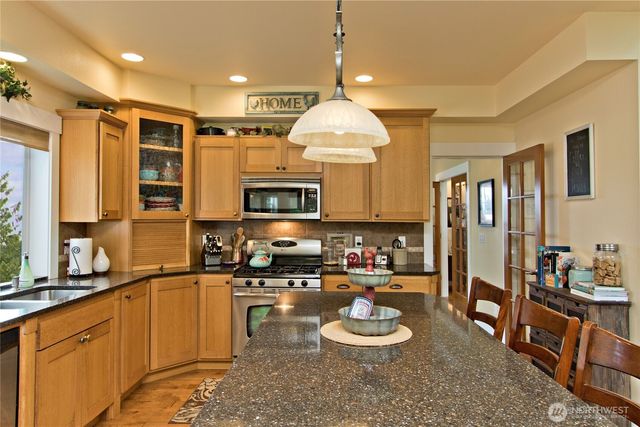 8612 240th Avenue E, Buckley, WA 98321