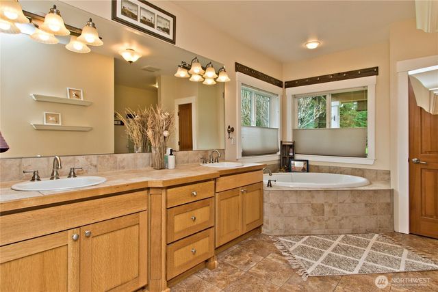 8612 240th Avenue E, Buckley, WA 98321