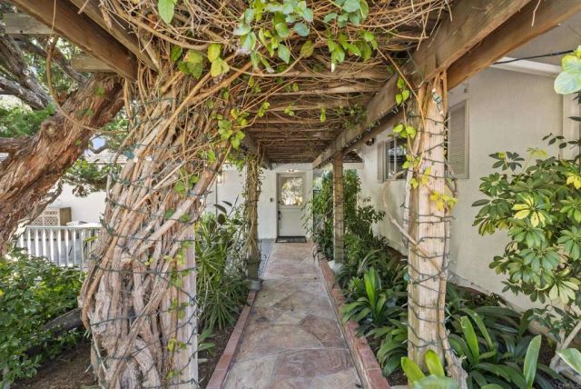 6147 Camino Selva, Rancho Santa Fe, CA 92067