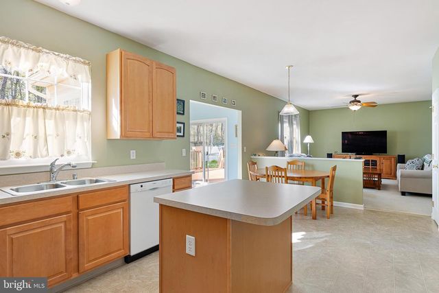 1607 WIEGON DR, New Castle, DE 19720