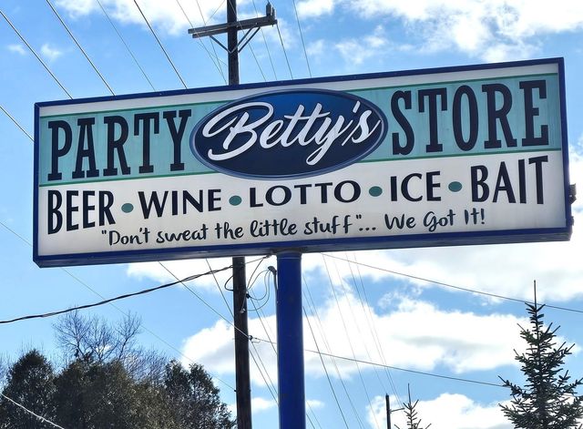 434 State Park Drive, Bay City, MI 48706