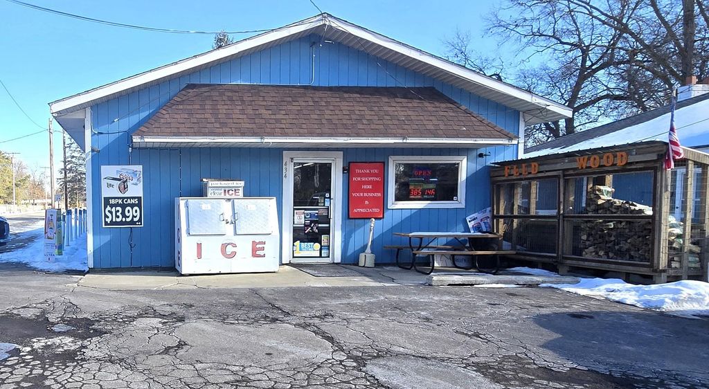 434 State Park Drive, Bay City, MI 48706