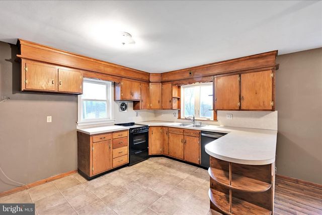 1225 SHUMAKER RD, Manheim, PA 17545