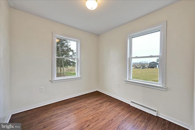 1225 SHUMAKER RD, Manheim, PA 17545