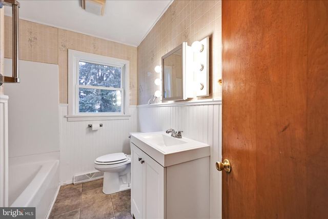 1225 SHUMAKER RD, Manheim, PA 17545