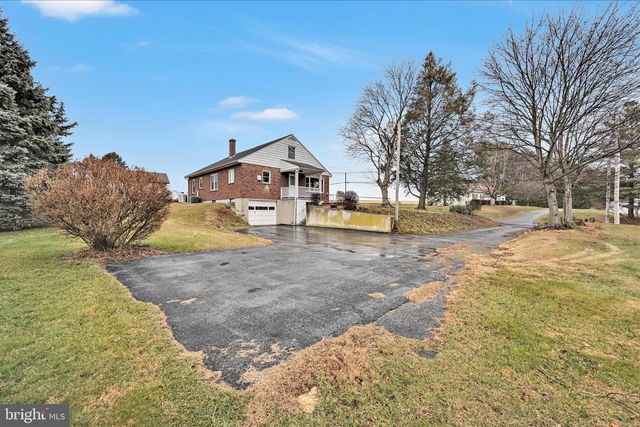 1225 SHUMAKER RD, Manheim, PA 17545