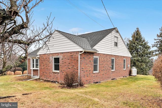 1225 SHUMAKER RD, Manheim, PA 17545