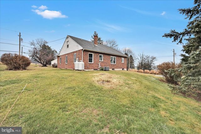 1225 SHUMAKER RD, Manheim, PA 17545