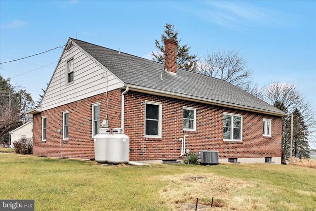 1225 SHUMAKER RD, Manheim, PA 17545