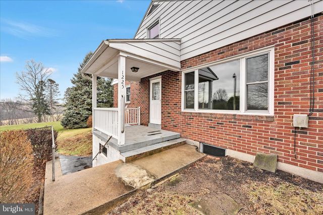 1225 SHUMAKER RD, Manheim, PA 17545