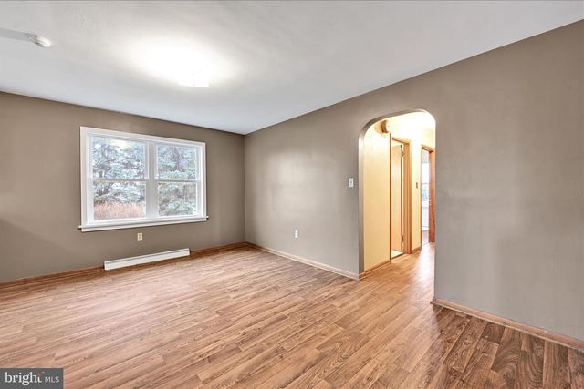 1225 SHUMAKER RD, Manheim, PA 17545