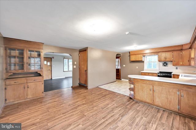 1225 SHUMAKER RD, Manheim, PA 17545