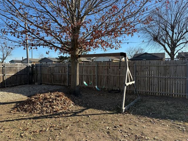 3508 Madra, Norman, OK 73071