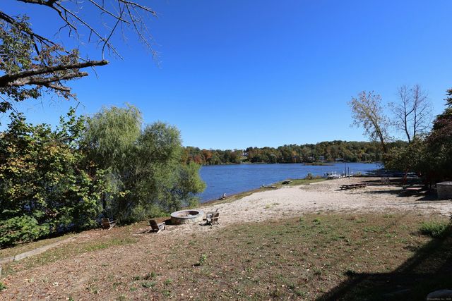 213 Mamanasco Road, Ridgefield, CT 06877