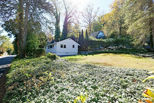 213 Mamanasco Road, Ridgefield, CT 06877