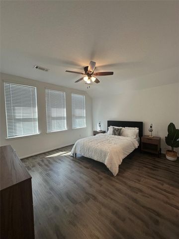 4743 Glen Isle Drive, Houston, TX 77009