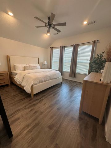 4743 Glen Isle Drive, Houston, TX 77009