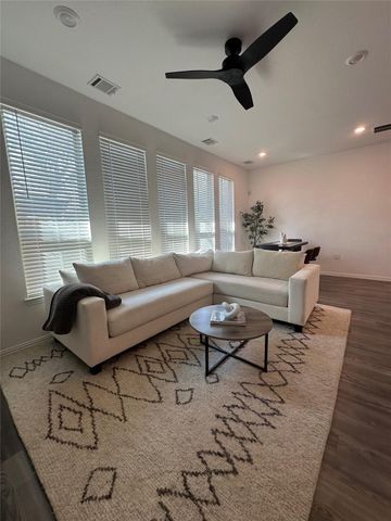 4743 Glen Isle Drive, Houston, TX 77009