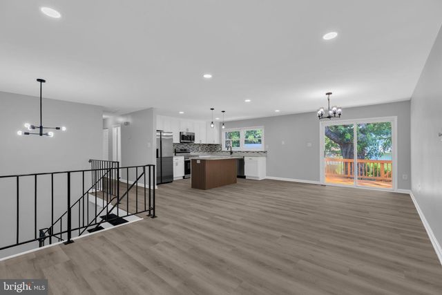 4950 KIRWYN CT, Woodbridge, VA 22193