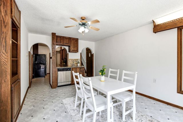 896 4th Street E, Saint Paul, MN 55106