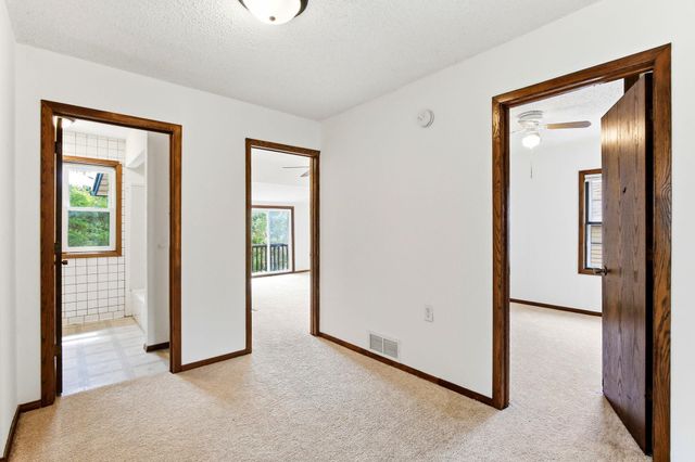 896 4th Street E, Saint Paul, MN 55106