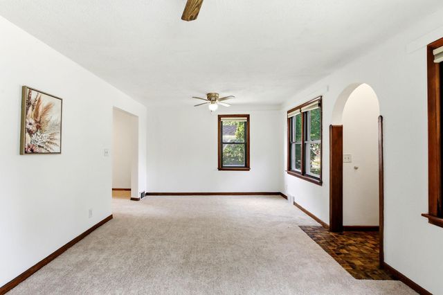 896 4th Street E, Saint Paul, MN 55106