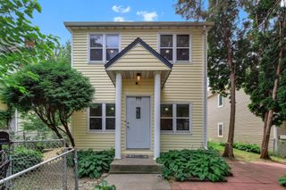 896 4th Street E, Saint Paul, MN 55106