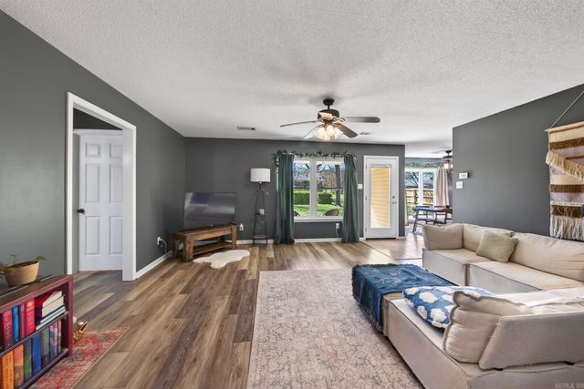 37 Red Oak Drive, Cabot, AR 72023