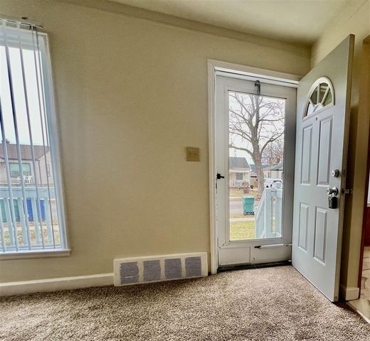 622 Mayflower Avenue, Lincoln Park, MI 48146