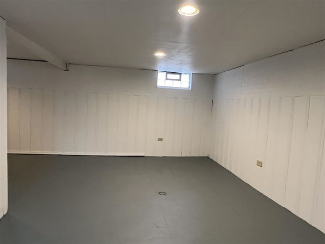 622 Mayflower Avenue, Lincoln Park, MI 48146