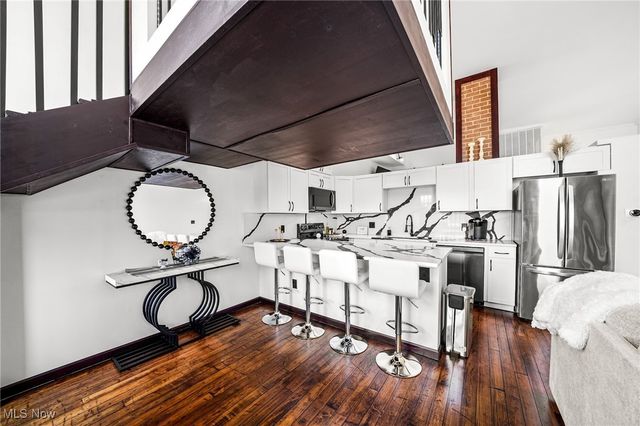 408 W Saint Clair Avenue 605, Cleveland, OH 44113