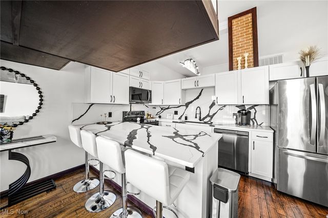 408 W Saint Clair Avenue 605, Cleveland, OH 44113