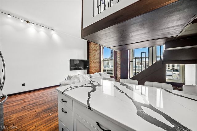 408 W Saint Clair Avenue 605, Cleveland, OH 44113