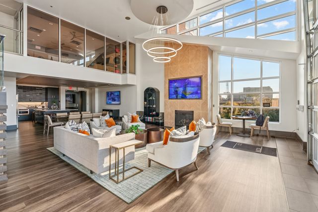 600 12th Ave S Apt 814, Nashville, TN 37203