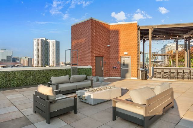 600 12th Ave S Apt 814, Nashville, TN 37203