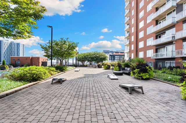 600 12th Ave S Apt 814, Nashville, TN 37203