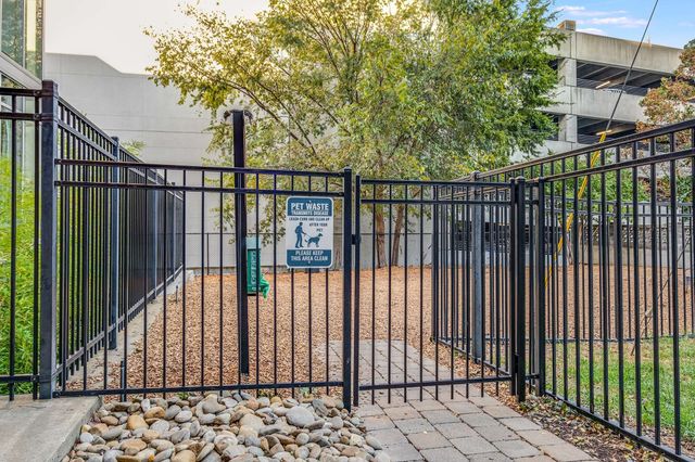 600 12th Ave S Apt 814, Nashville, TN 37203