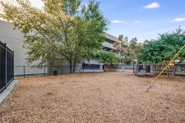 600 12th Ave S Apt 814, Nashville, TN 37203