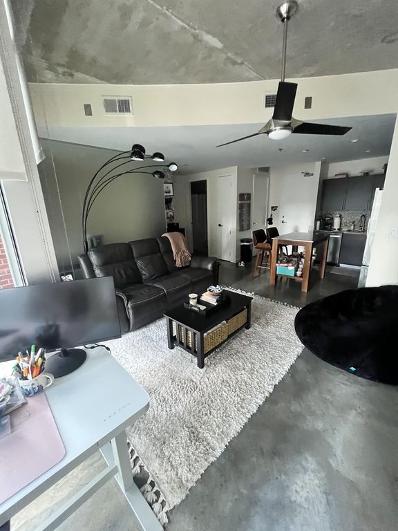 600 12th Ave S Apt 814, Nashville, TN 37203