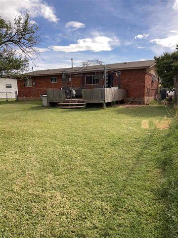 736 SW 46th St, Lawton, OK 73505