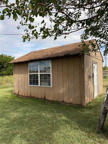736 SW 46th St, Lawton, OK 73505