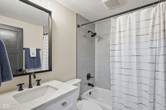 120 Bayshore Drive, Cicero, IN 46034