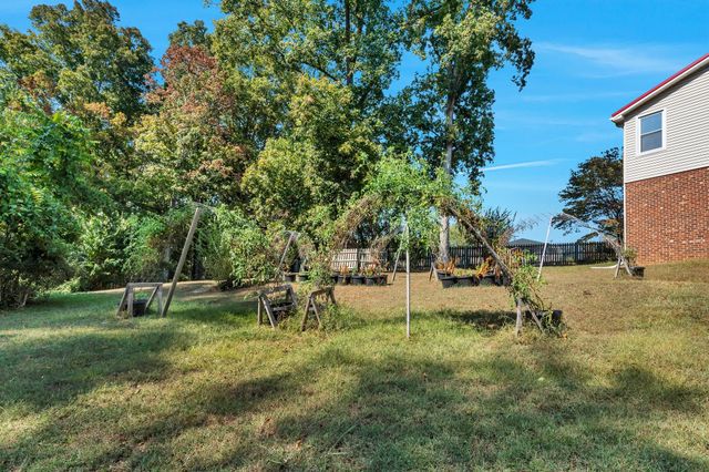 1008 Allen Rd, Ashland City, TN 37015