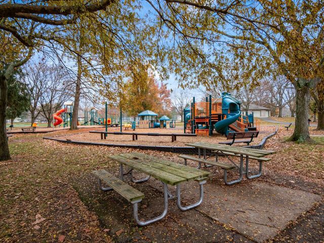 2475 Swansea Road, Upper Arlington, OH 43221