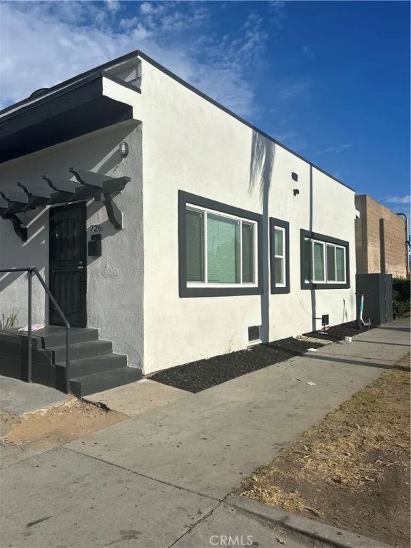 730 Atlantic Avenue, Long Beach, CA 90813