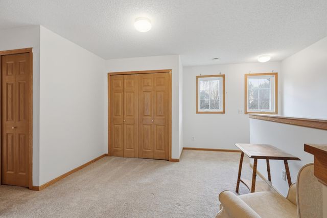 3176 Juniper Lane E, Woodbury, MN 55125