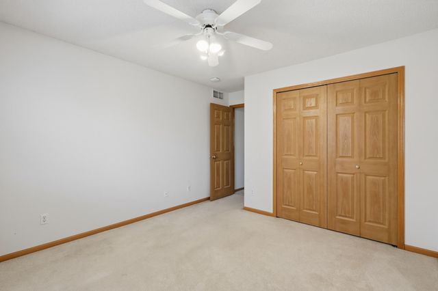 3176 Juniper Lane E, Woodbury, MN 55125