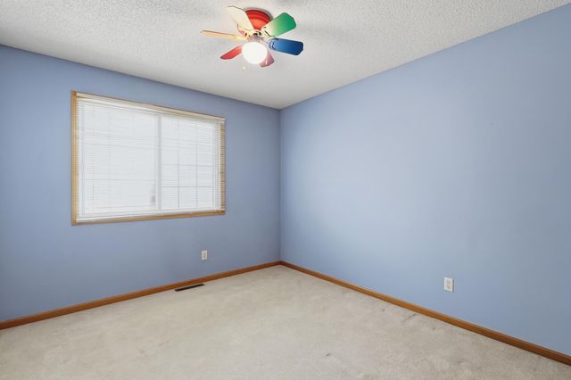 3176 Juniper Lane E, Woodbury, MN 55125