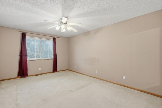 3176 Juniper Lane E, Woodbury, MN 55125